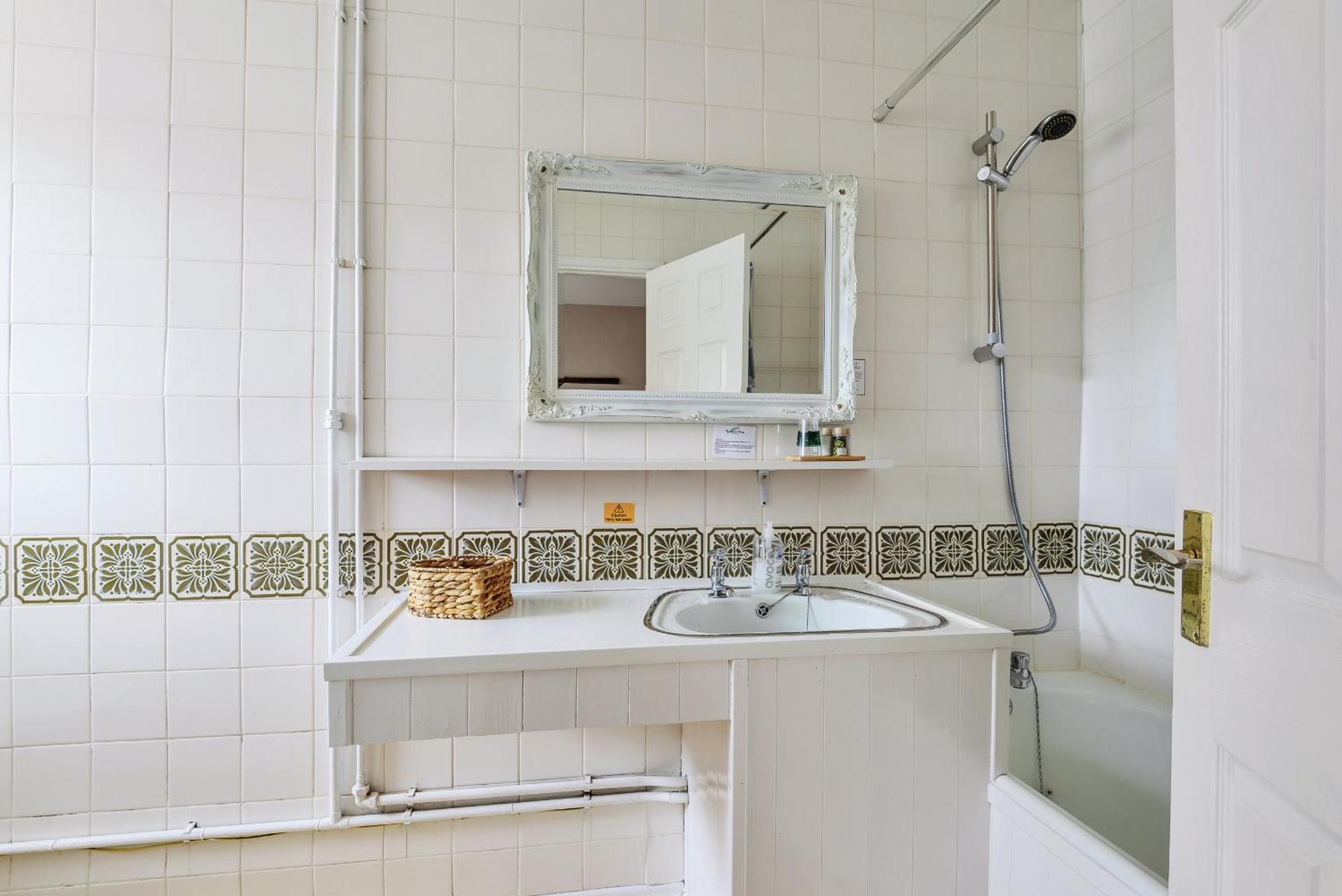 The White House Guest House Williton Zimmer foto